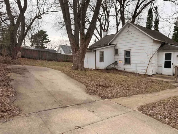 $60,000 | 431 East South Street, Richland Center, WI 53581