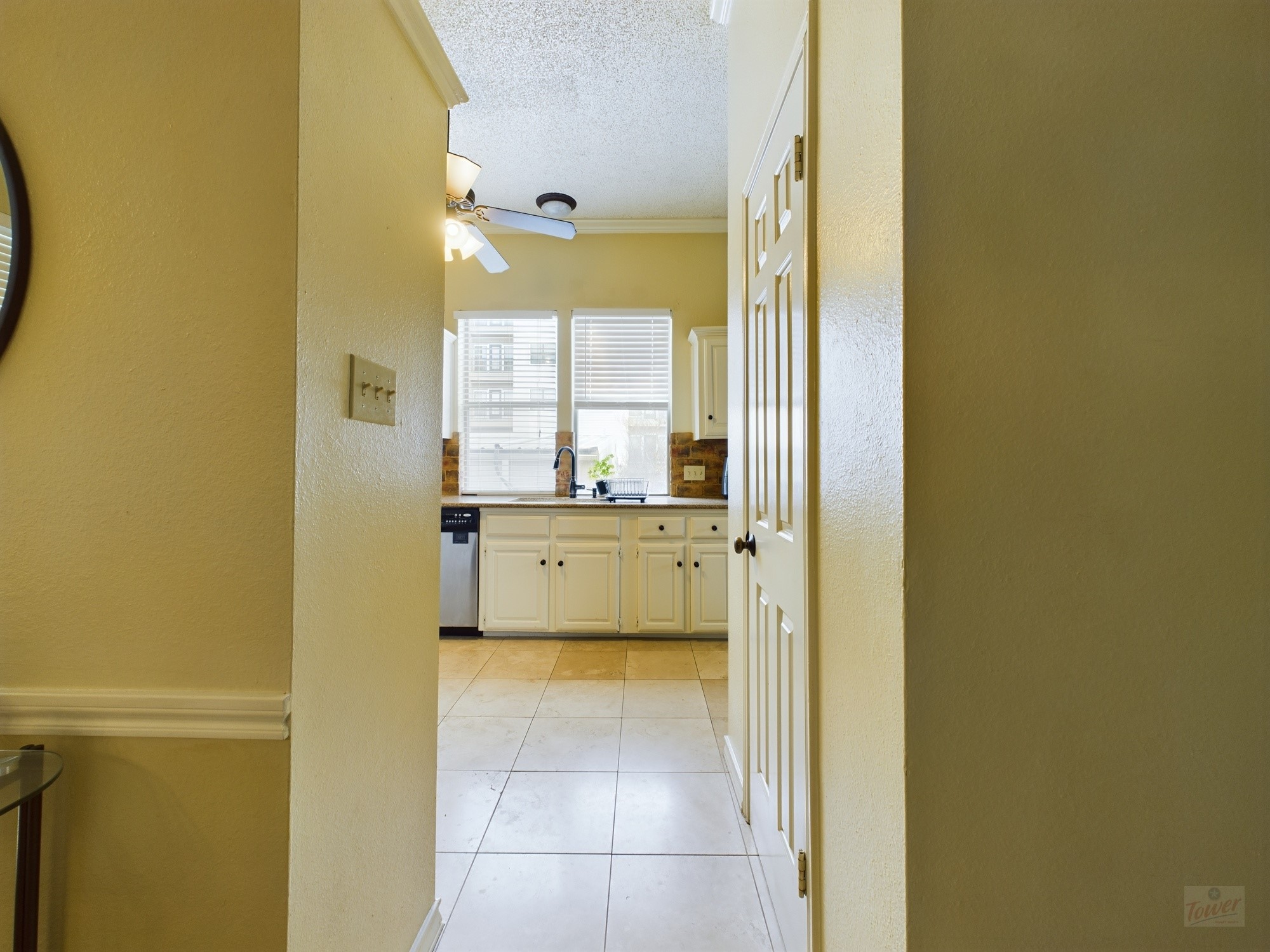 914 West 26th Street, Unit 303 Austin, TX 78705 - Photo 4 of 30 a bathroom with a tub shower and sink
