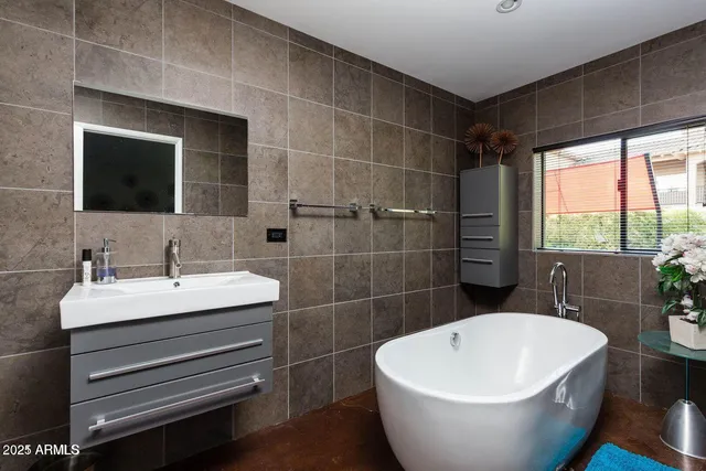 $15,995 | 5002 North 38th Place, Phoenix, AZ 85018