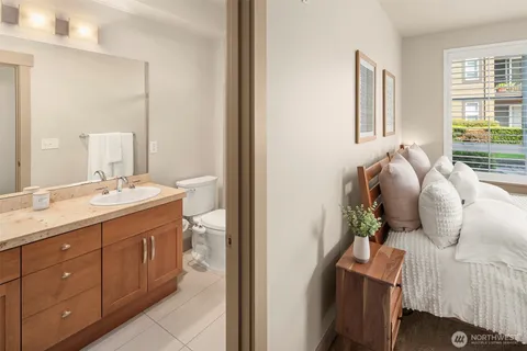 $735,000 | 1840 25th Avenue Northeast, Unit 202, Issaquah, WA 98029