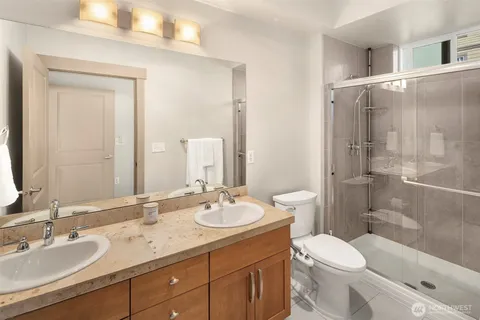 $735,000 | 1840 25th Avenue Northeast, Unit 202, Issaquah, WA 98029