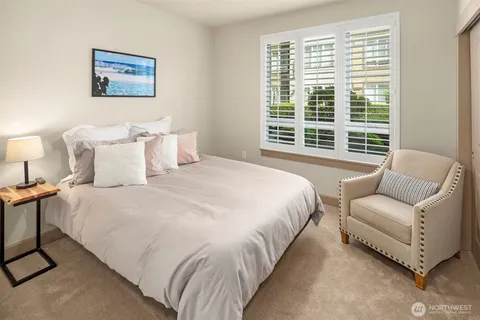 $735,000 | 1840 25th Avenue Northeast, Unit 202, Issaquah, WA 98029