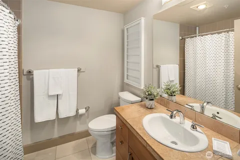 $735,000 | 1840 25th Avenue Northeast, Unit 202, Issaquah, WA 98029