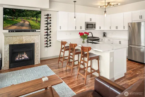 $735,000 | 1840 25th Avenue Northeast, Unit 202, Issaquah, WA 98029