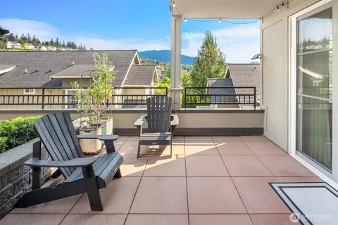 $735,000 | 1840 25th Avenue Northeast, Unit 202, Issaquah, WA 98029