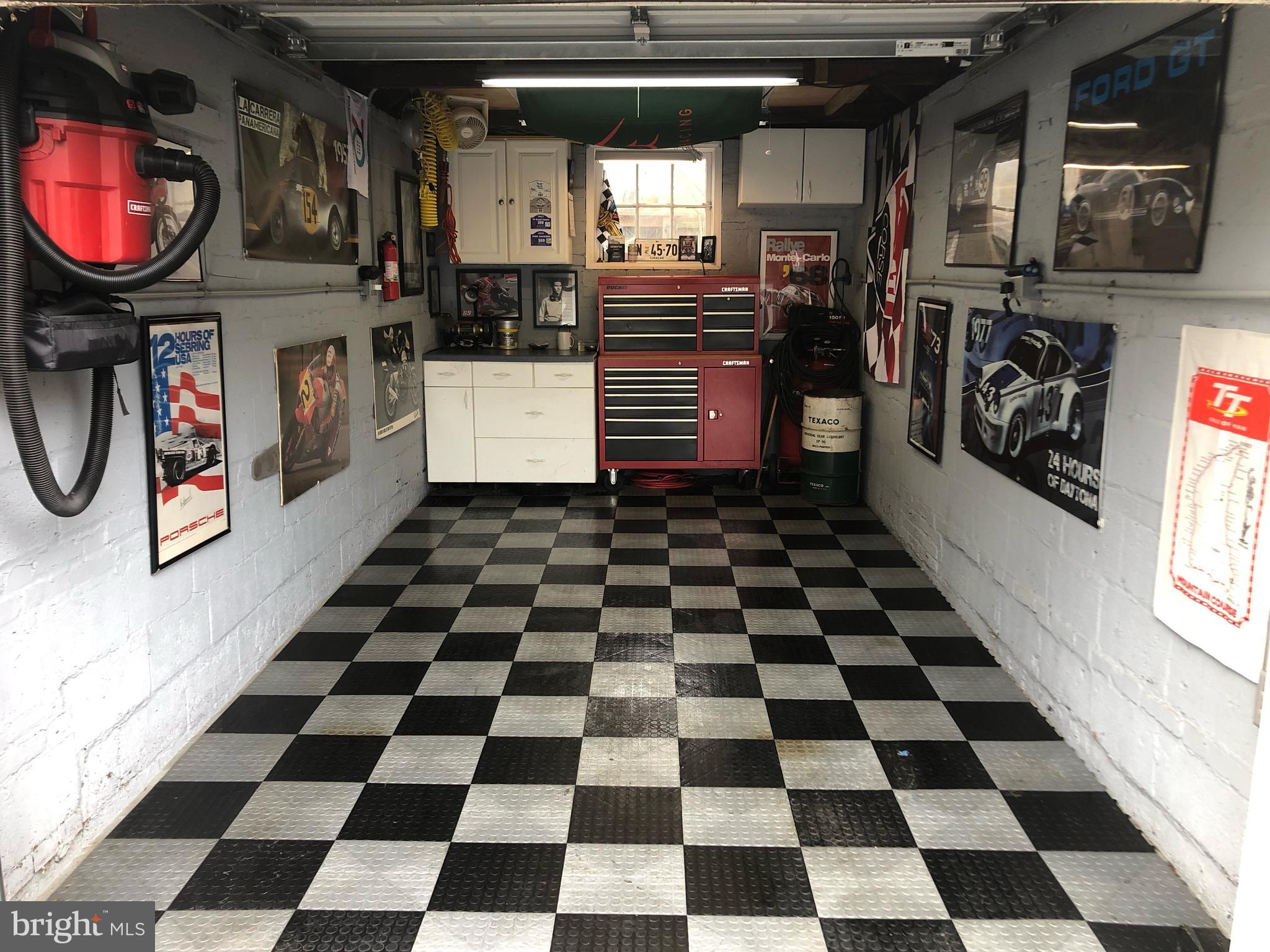506 Sussex Road Towson, MD 21286 - Photo 46 of 49 inside garage-spotless!