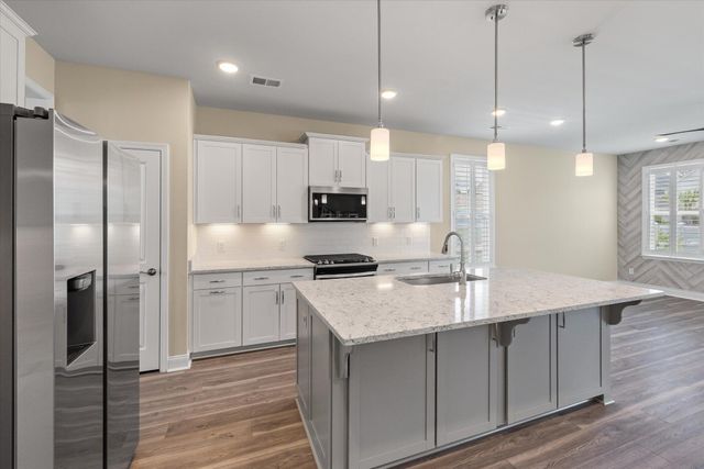 $540,000 | 645 Blueway Avenue, Summerville, SC 29486