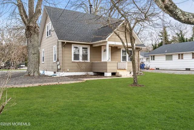 $3,200 | 2061 Lakewood Road, Toms River, NJ 08755