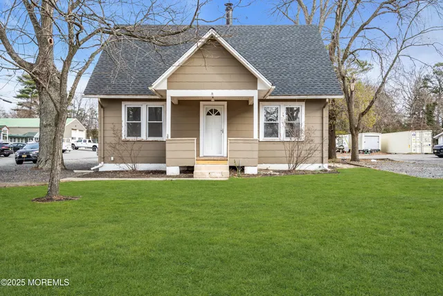 $3,200 | 2061 Lakewood Road, Toms River, NJ 08755