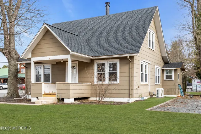 $3,200 | 2061 Lakewood Road, Toms River, NJ 08755