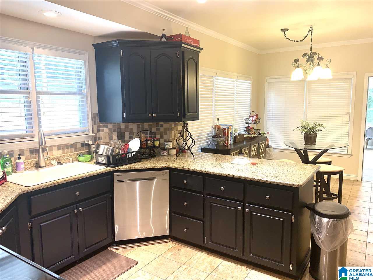 102 Edgewood Circle Oneonta, AL 35121 - Photo 10 of 36