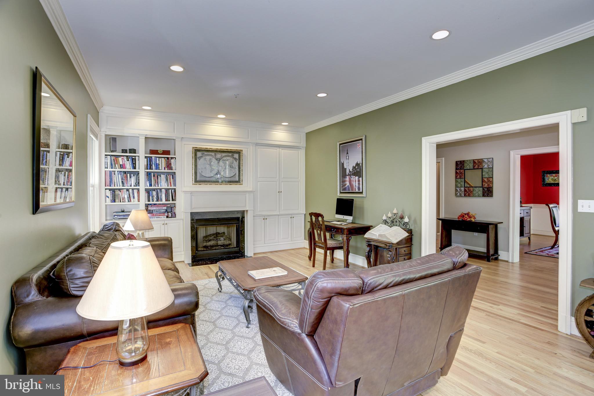 4200 Military Road Northwest Washington, DC 20015 - Photo 21 of 56 Living room