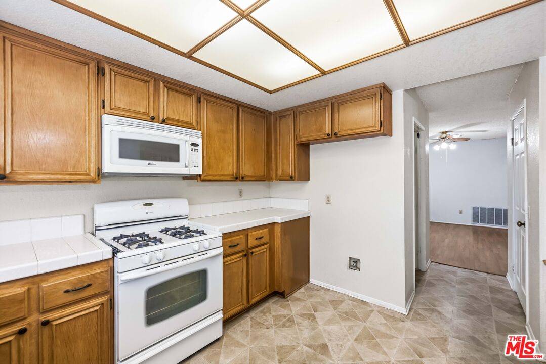 44138 Ruthron Avenue Lancaster, CA 93536 - Photo 18 of 43 Gallery Image 18