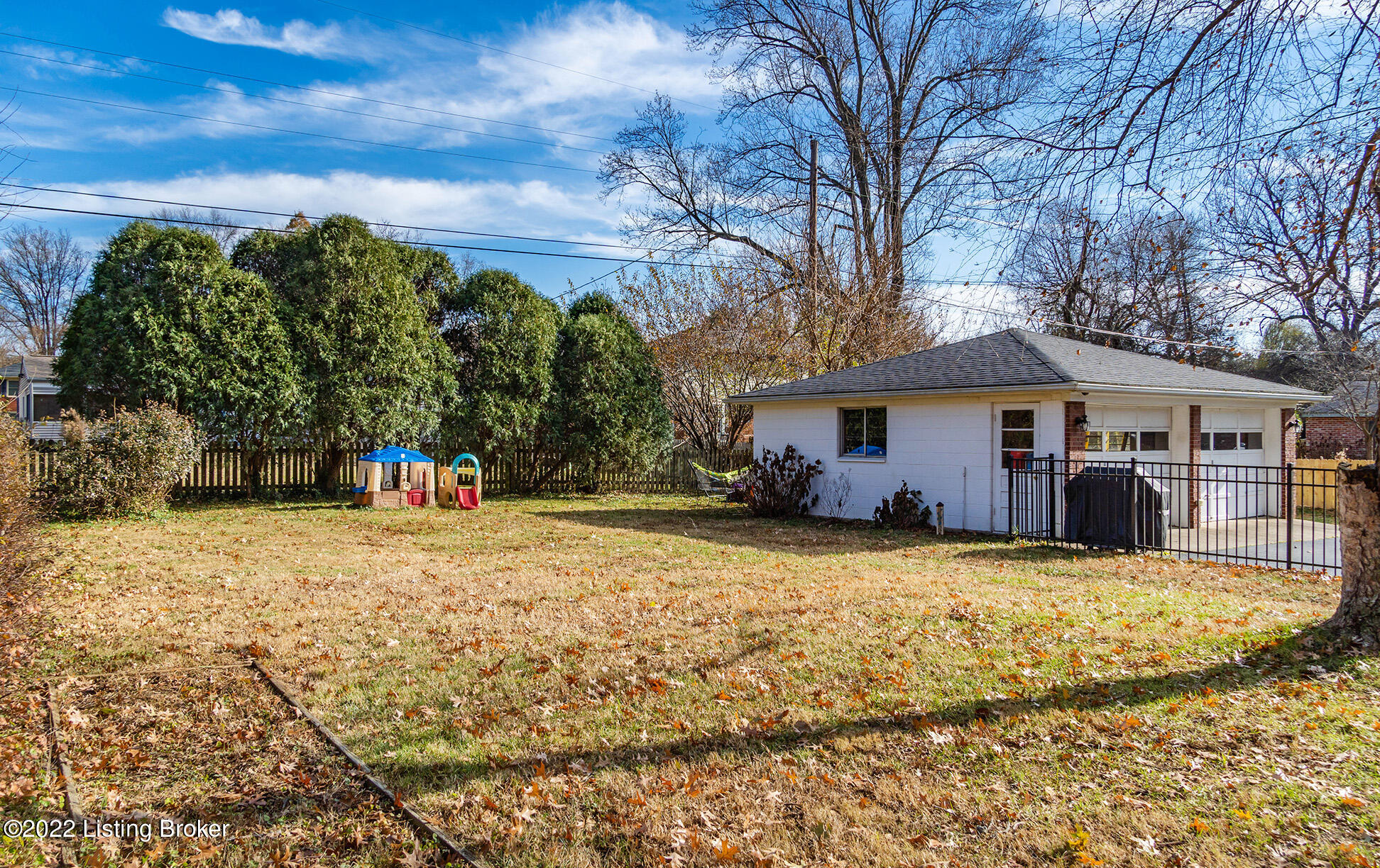2413 Rudy Lane Louisville, KY 40207 - Photo 37 of 41 2413-Rudy-Ln_064