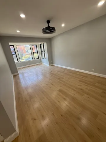 $2,000 | 6737 South East End Avenue, Unit 1N, Chicago, IL 60649