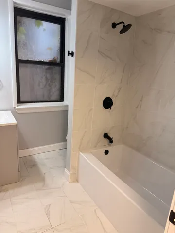 $2,000 | 6737 South East End Avenue, Unit 1N, Chicago, IL 60649