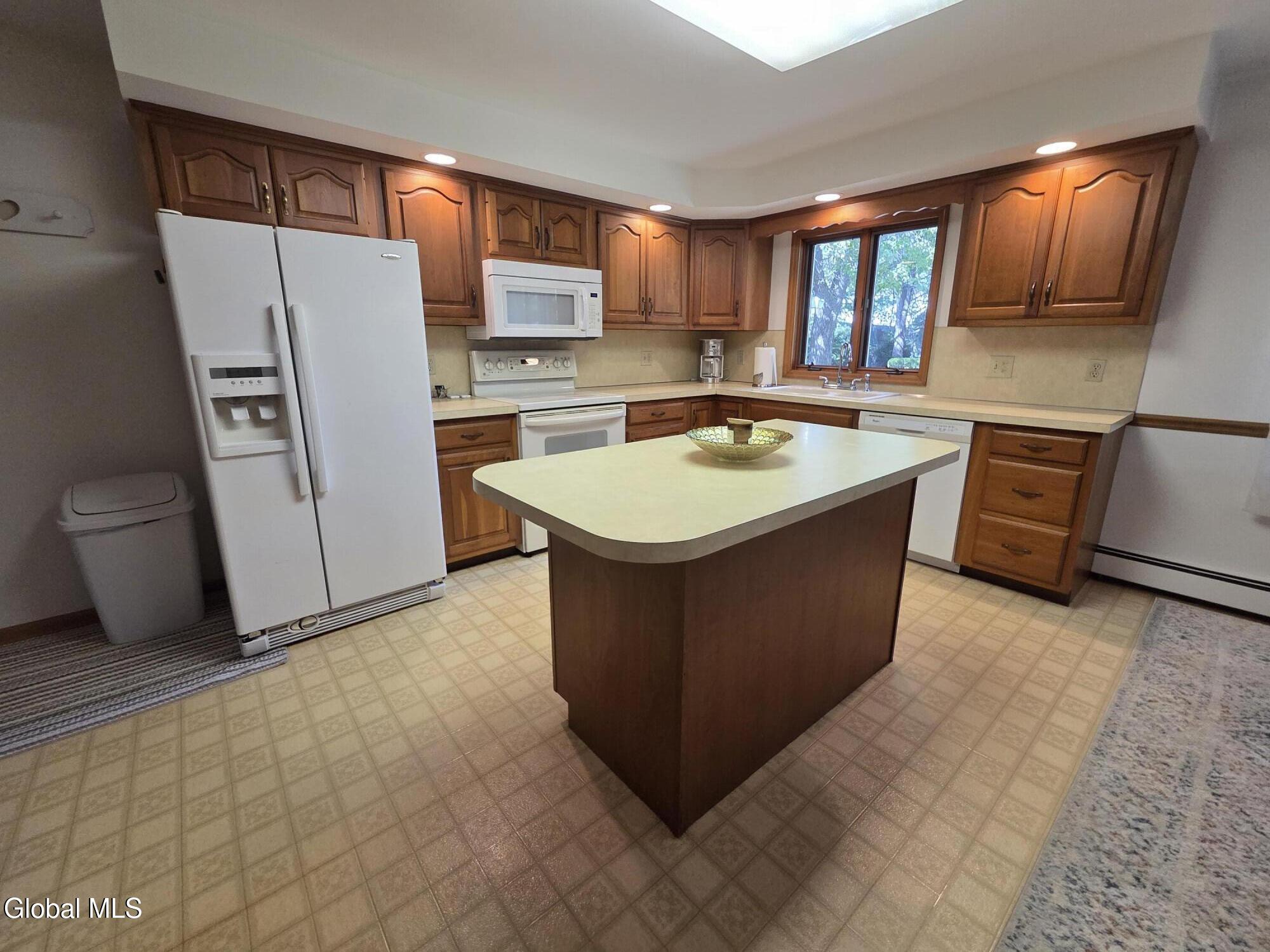 218 Mariaville Road Rotterdam, NY 12306 - Photo 11 of 31 20250908_143528