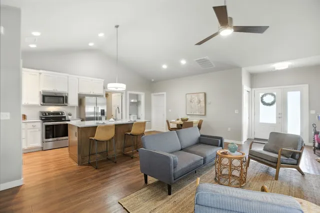 $299,900 | 341B Rose Drive, Unit A, Dripping Springs, TX 78620