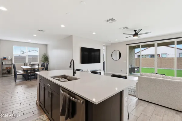 $468,800 | 2323 West Grenadine Road, Phoenix, AZ 85041