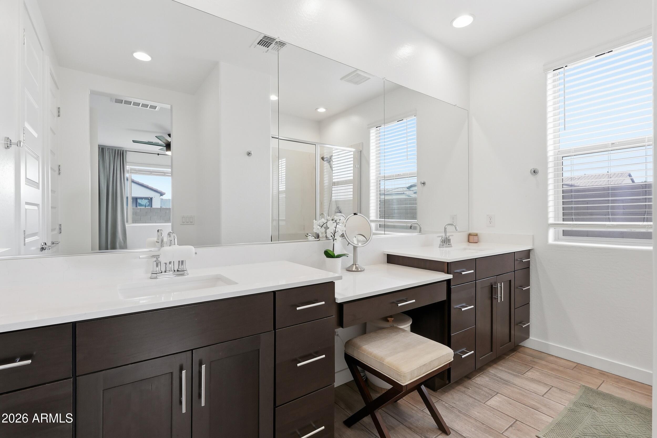 2323 West Grenadine Road Phoenix, AZ 85041 - Photo 16 of 33 Primary Bathroom