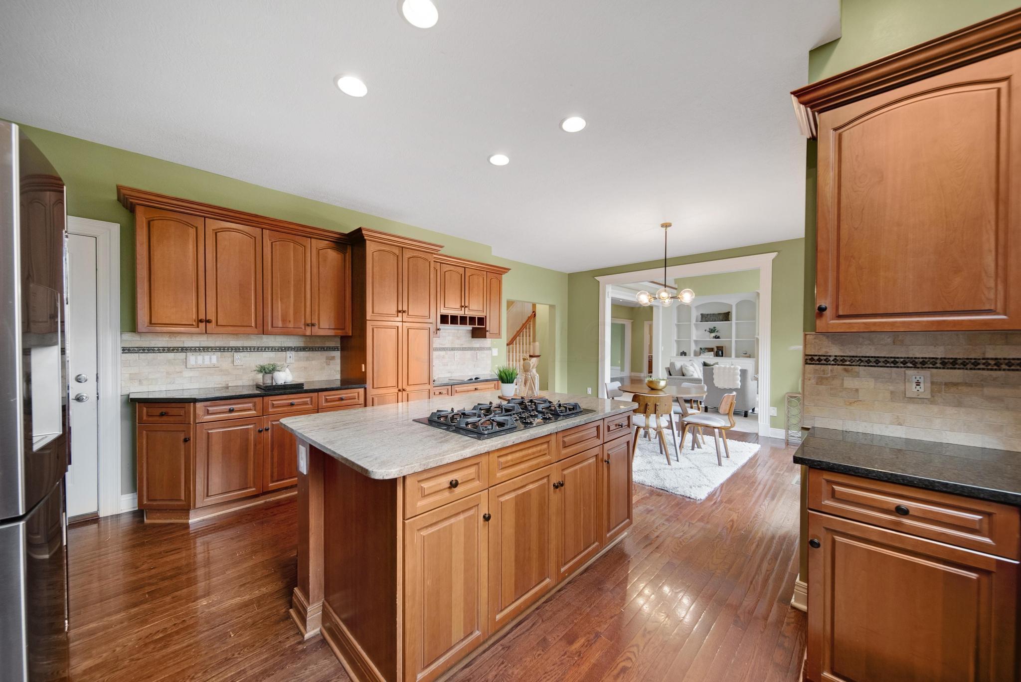 8075 Rookery Way Westerville, OH 43082 - Photo 13 of 55 Kitchen