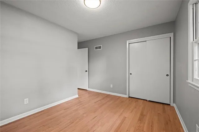 $279,900 | 6100 Englewood Avenue, Raytown, MO 64133