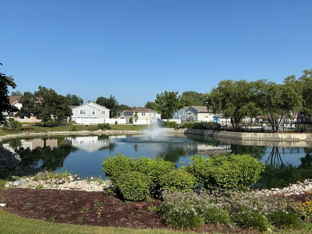 $249,900 | 1489 Woodcutter Lane, Unit A, Wheaton, IL 60189