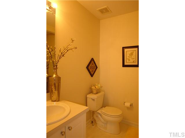 2104 Metacomet Way Raleigh, NC 27604 - Photo 20 of 24