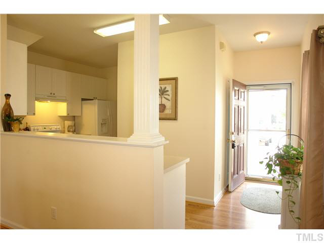 2104 Metacomet Way Raleigh, NC 27604 - Photo 4 of 24