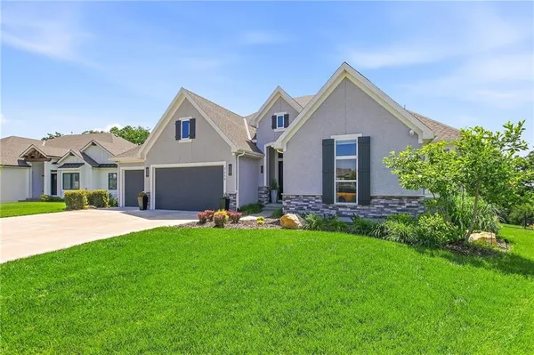 $850,000 | 7511 North Gower Avenue, Kansas City, MO 64151