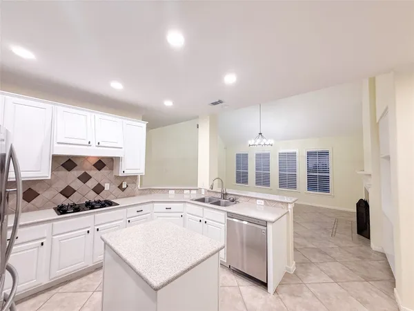 $4,500 | 79 West Shale Creek Circle, Spring, TX 77382