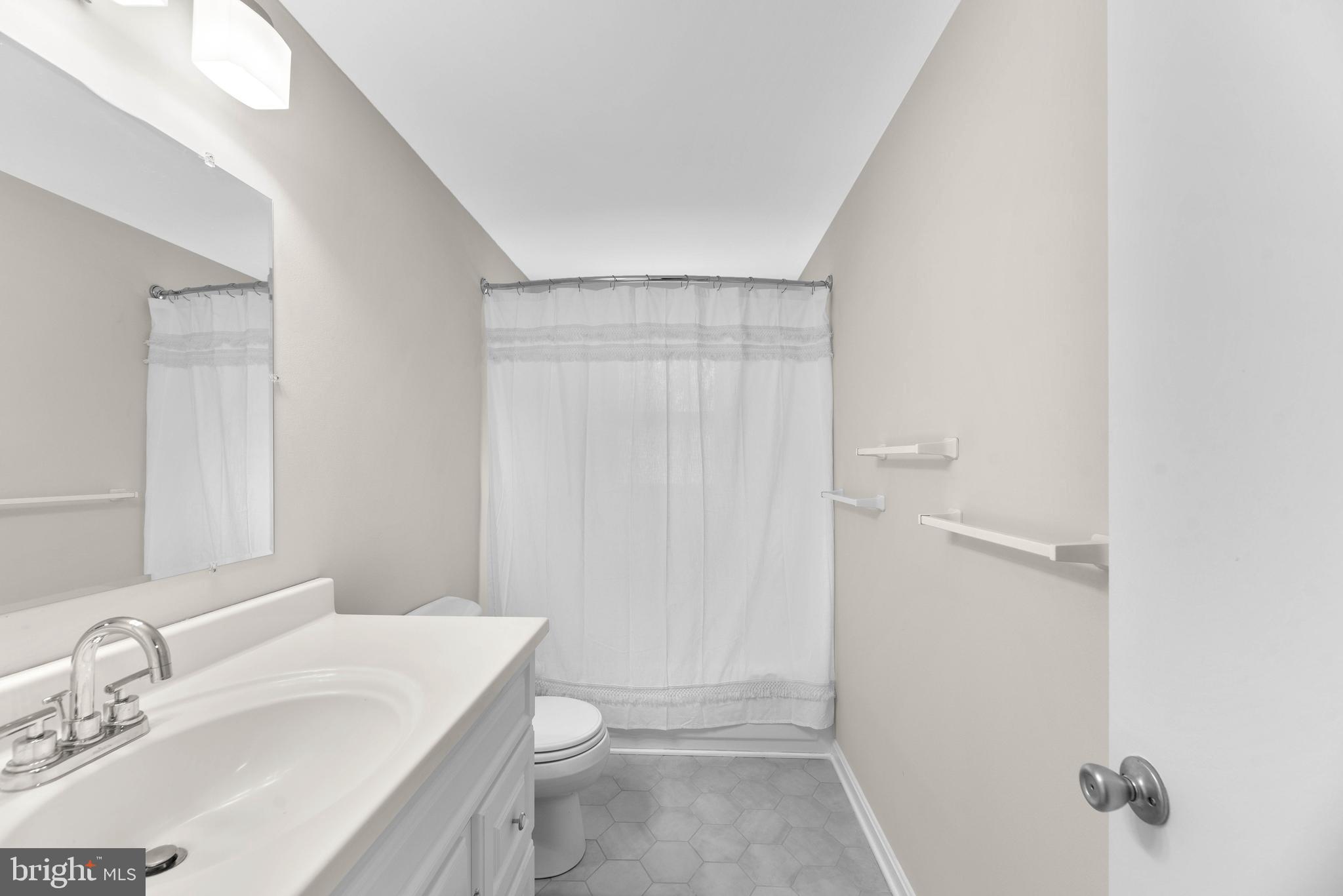 2816 Gillis Road Mount Airy, MD 21771 - Photo 31 of 52 Upper Level Full Bath