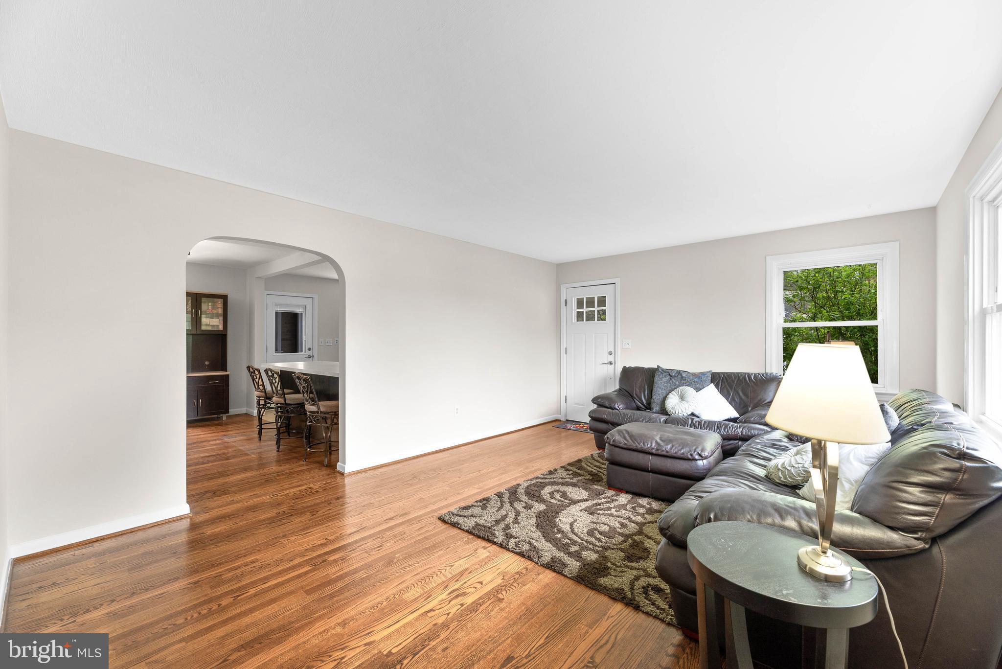 2816 Gillis Road Mount Airy, MD 21771 - Photo 4 of 52 Living Room