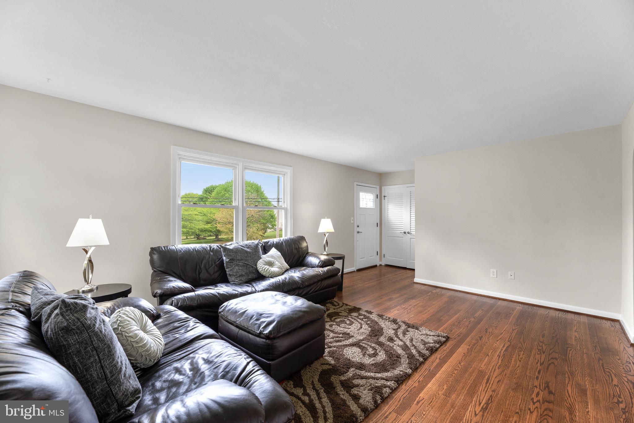 2816 Gillis Road Mount Airy, MD 21771 - Photo 6 of 52 Living Room
