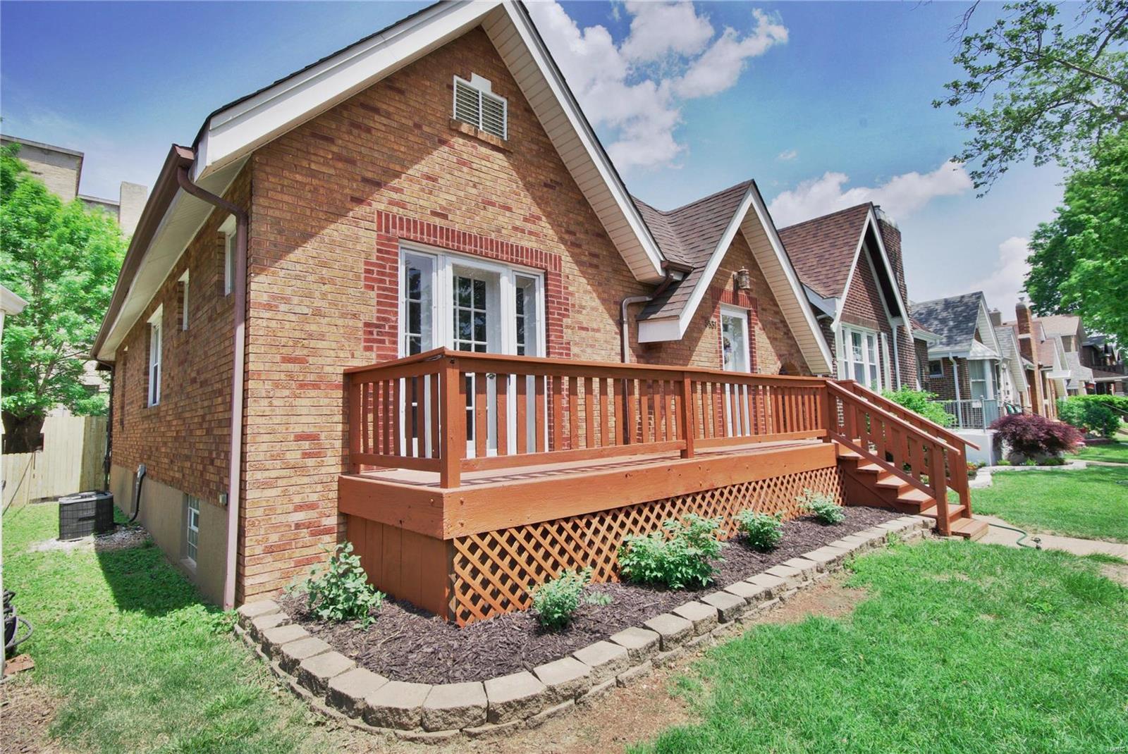 5531 Rosa Avenue St. Louis, MO 63109 - Photo 2 of 19 Gallery Image 2