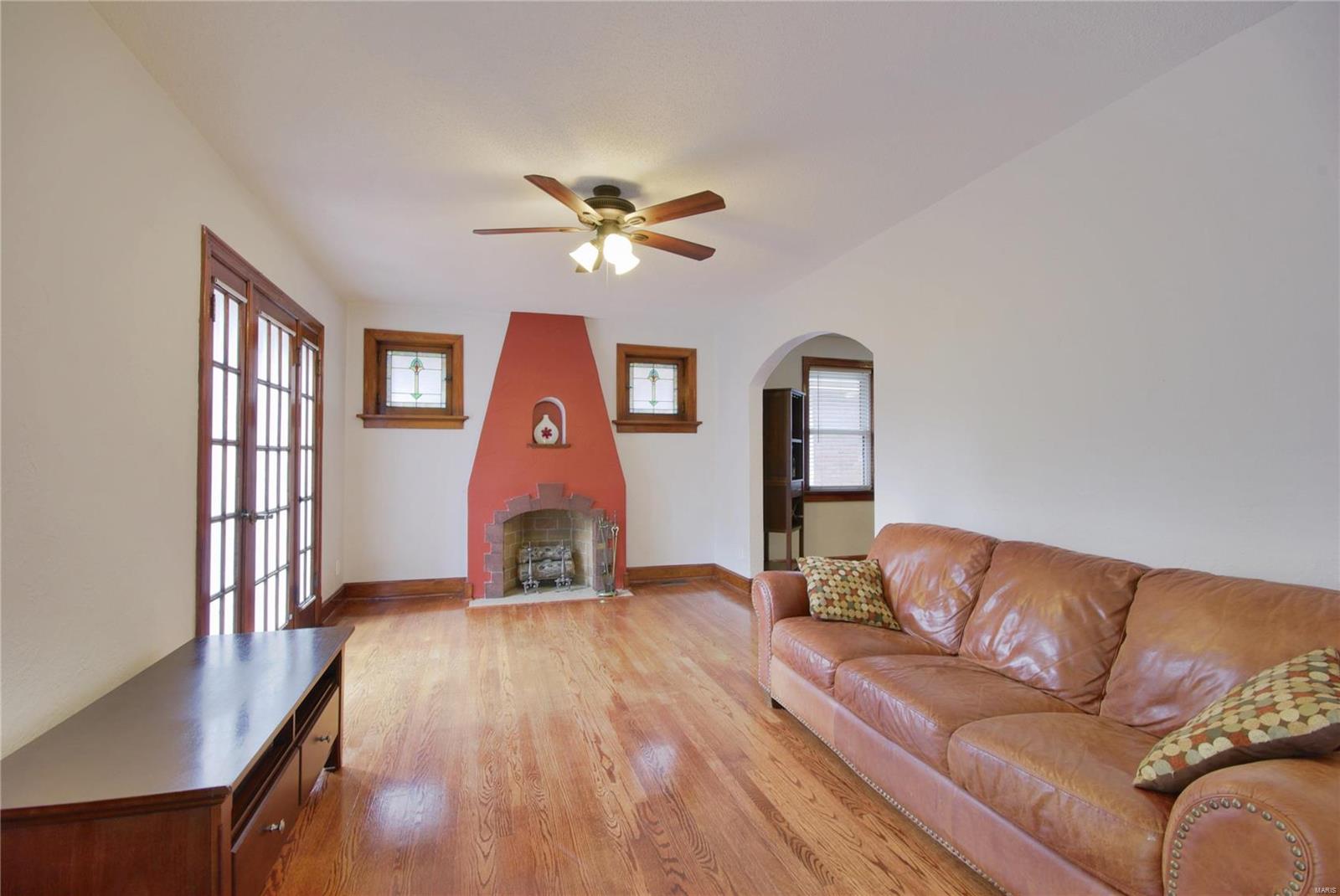 5531 Rosa Avenue St. Louis, MO 63109 - Photo 4 of 19 Gallery Image 4