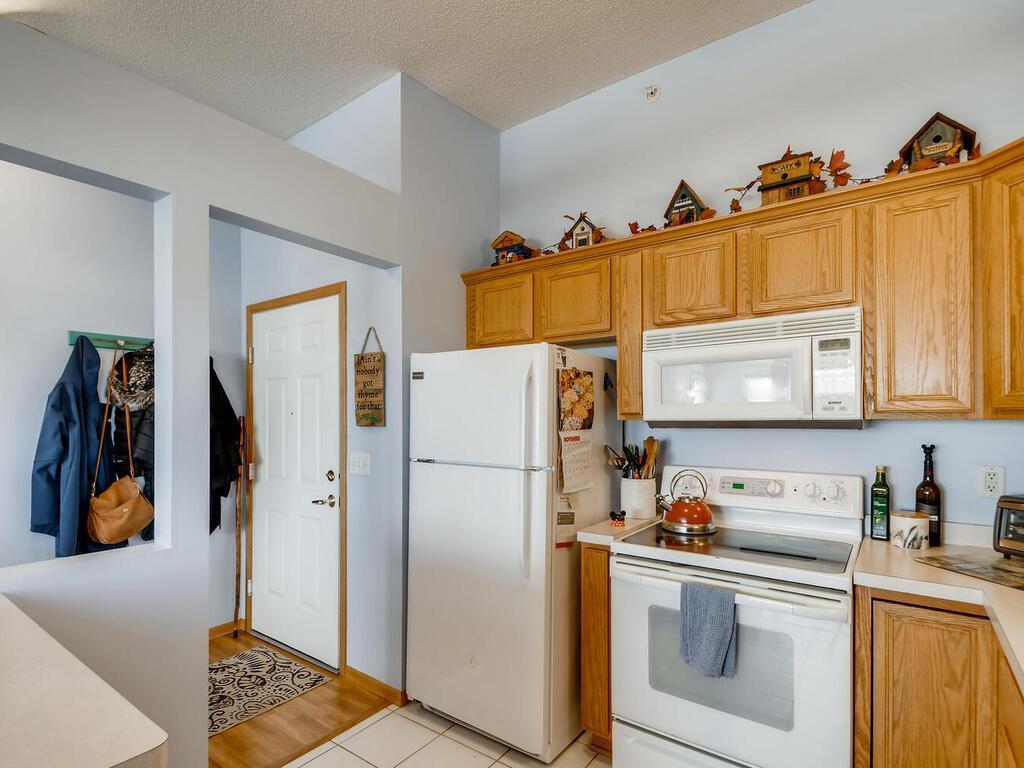 2496 County Rd C2 West, Unit 301 Roseville, MN 55113 - Photo 14 of 28