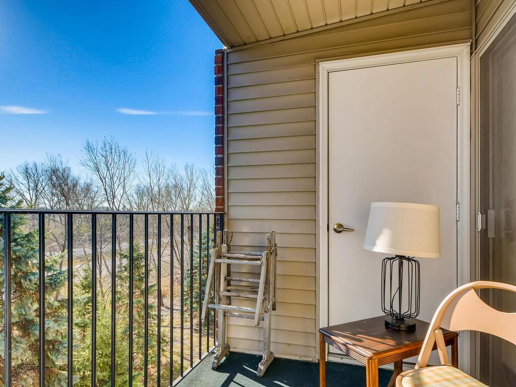 2496 County Rd C2 West, Unit 301 Roseville, MN 55113 - Photo 22 of 28