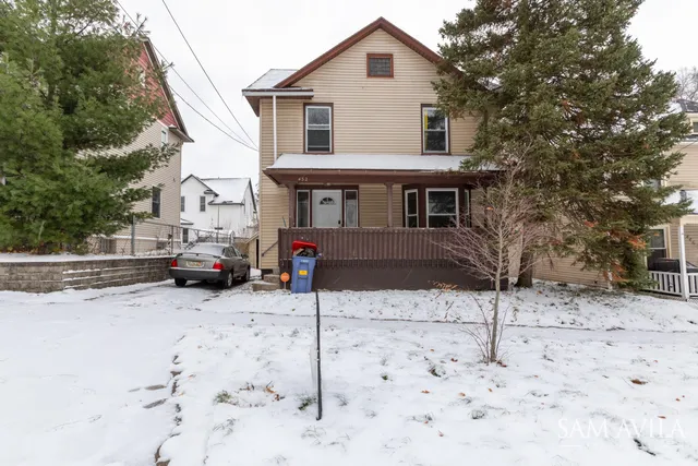 $218,900 | 452 Howard Street Southeast, Grand Rapids, MI 49507