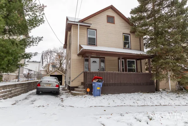 $218,900 | 452 Howard Street Southeast, Grand Rapids, MI 49507