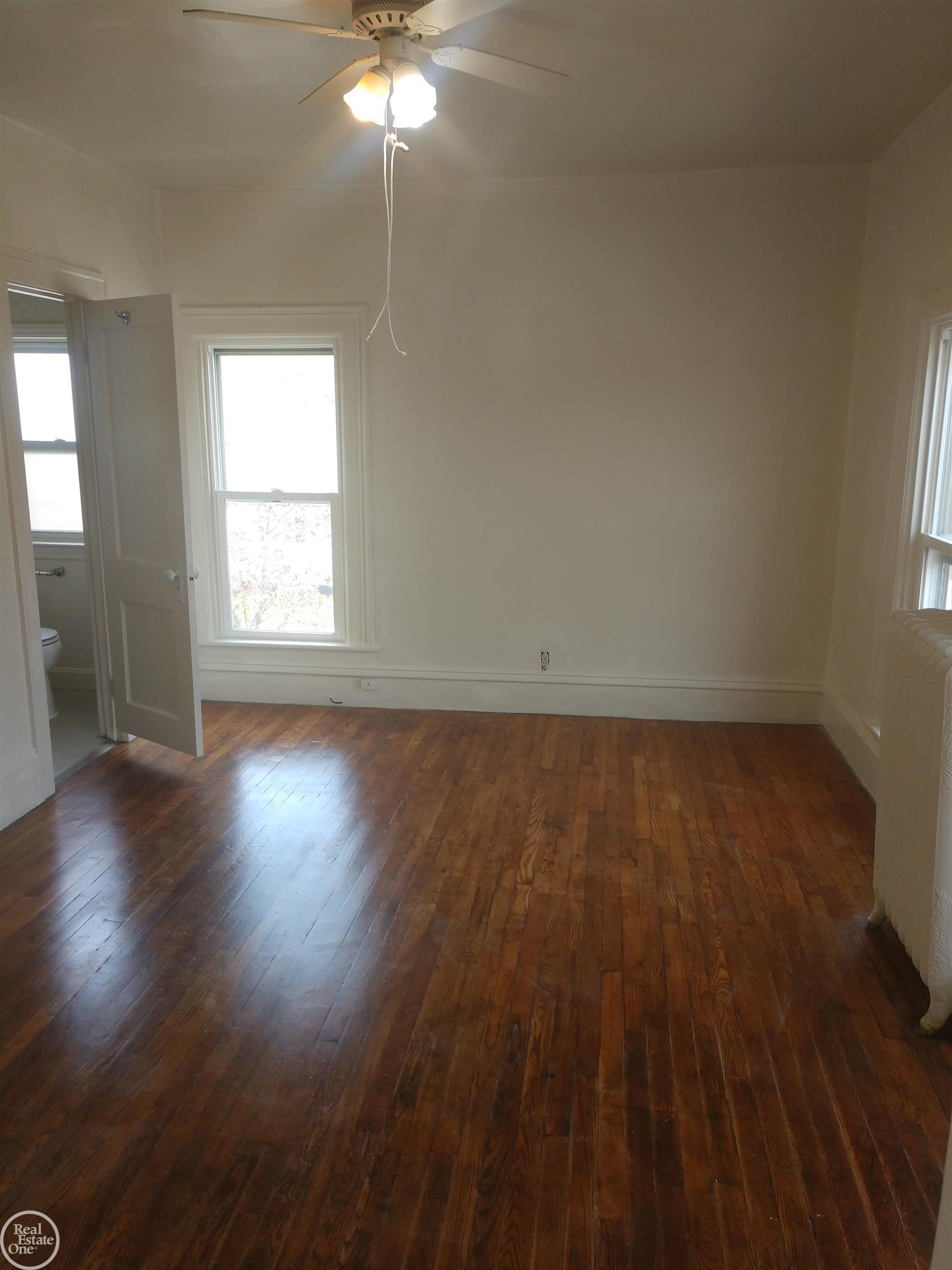 838 Howard Street Port Huron, MI 48060 - Photo 4 of 17