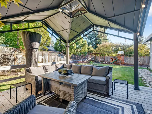 $924,950 | 4406 Hedge Court, Rohnert Park, CA 94928