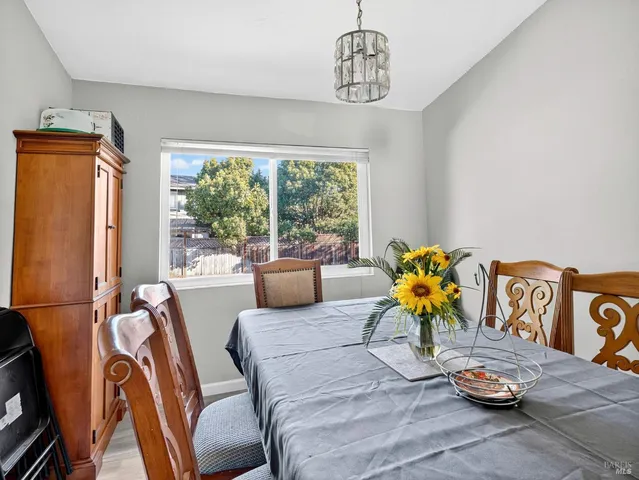 $924,950 | 4406 Hedge Court, Rohnert Park, CA 94928