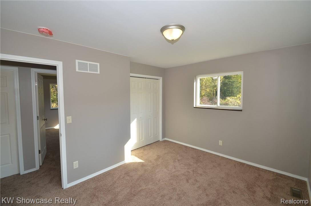 1360 Chana Road Holly, MI 48442 - Photo 13 of 17 BR2.JPG