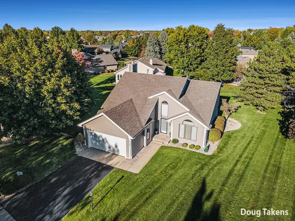 $473,000 | 1729 Fountainview Court Southeast, Caledonia, MI 49316