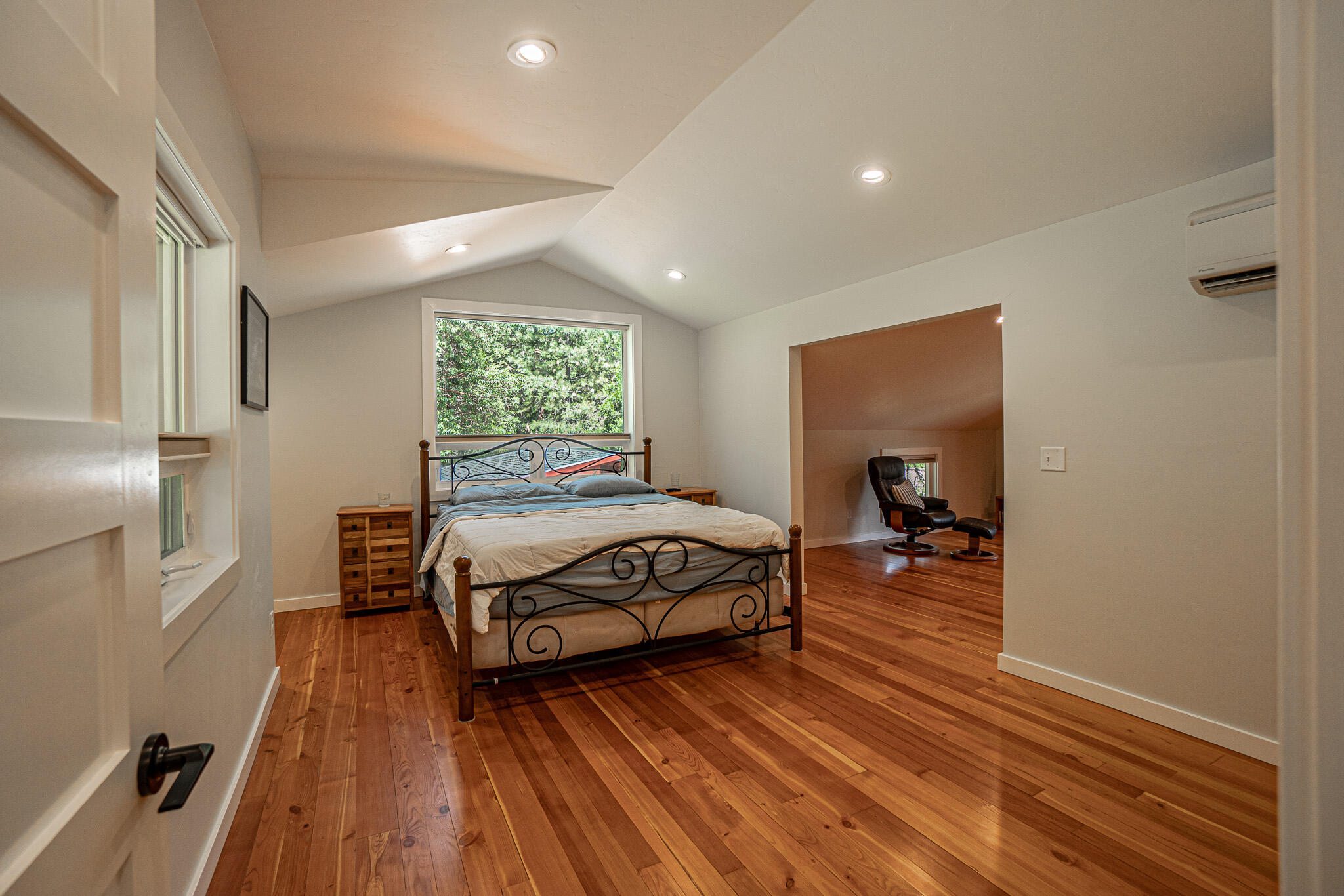 9320 Wagner Creek Road Talent, OR 97540 - Photo 13 of 49 DSC04471-HDR