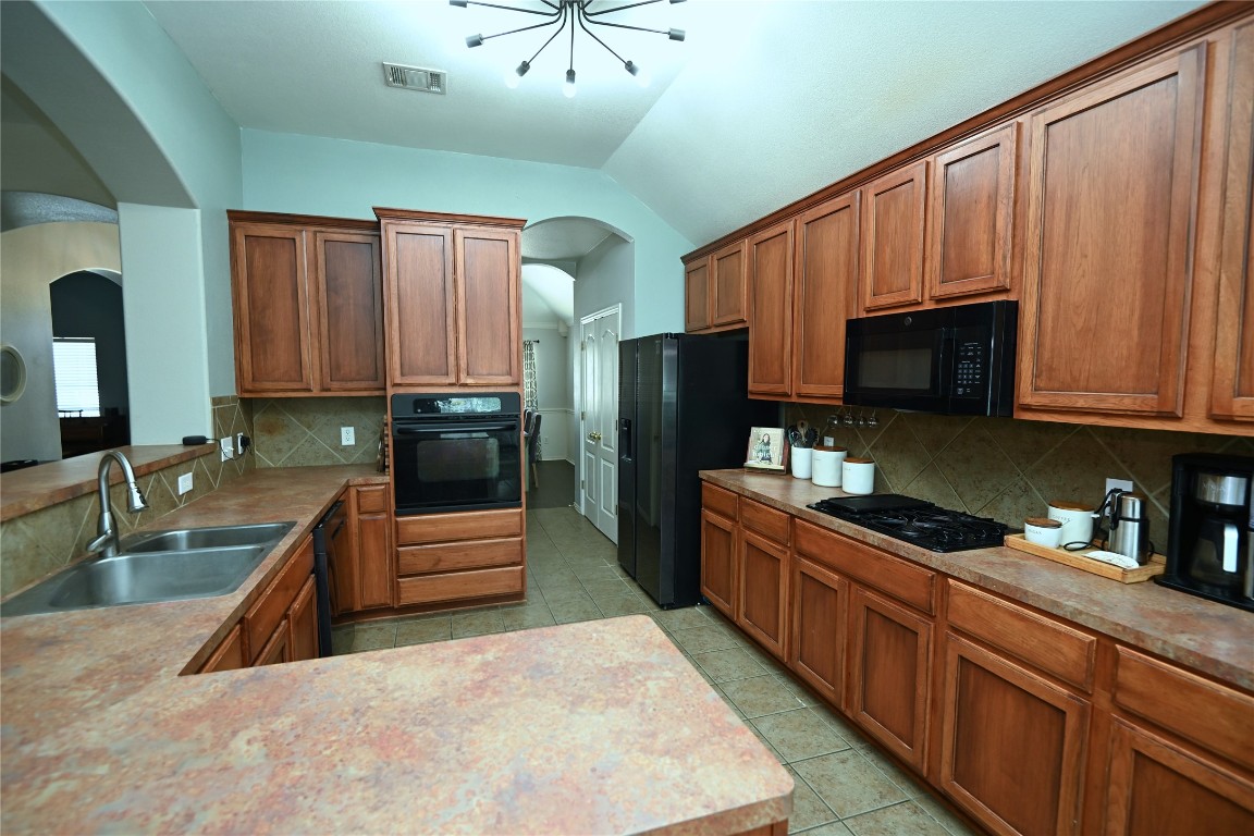 20609 Kearney Hill Road Pflugerville, TX 78660 - Photo 6 of 22