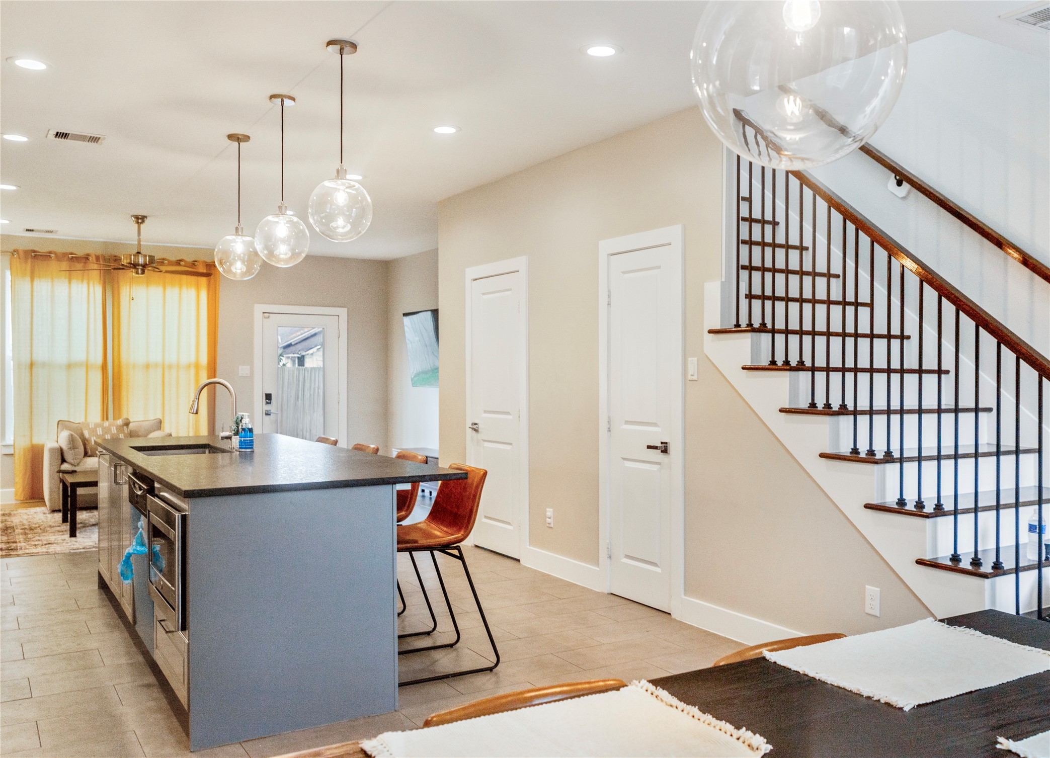 210 Marathon Street Houston, TX 77018 - Photo 8 of 16 Hardwood Stairs