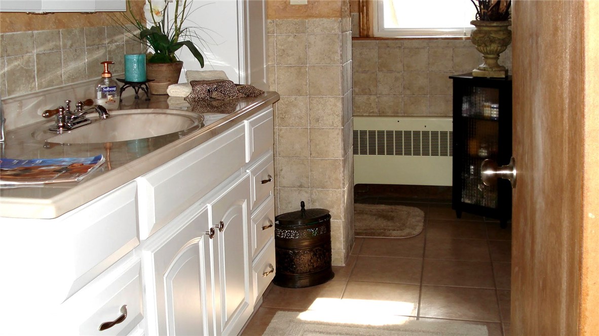 404 Old River Road Lincoln, RI 02838 - Photo 18 of 44 Gallery Image 18