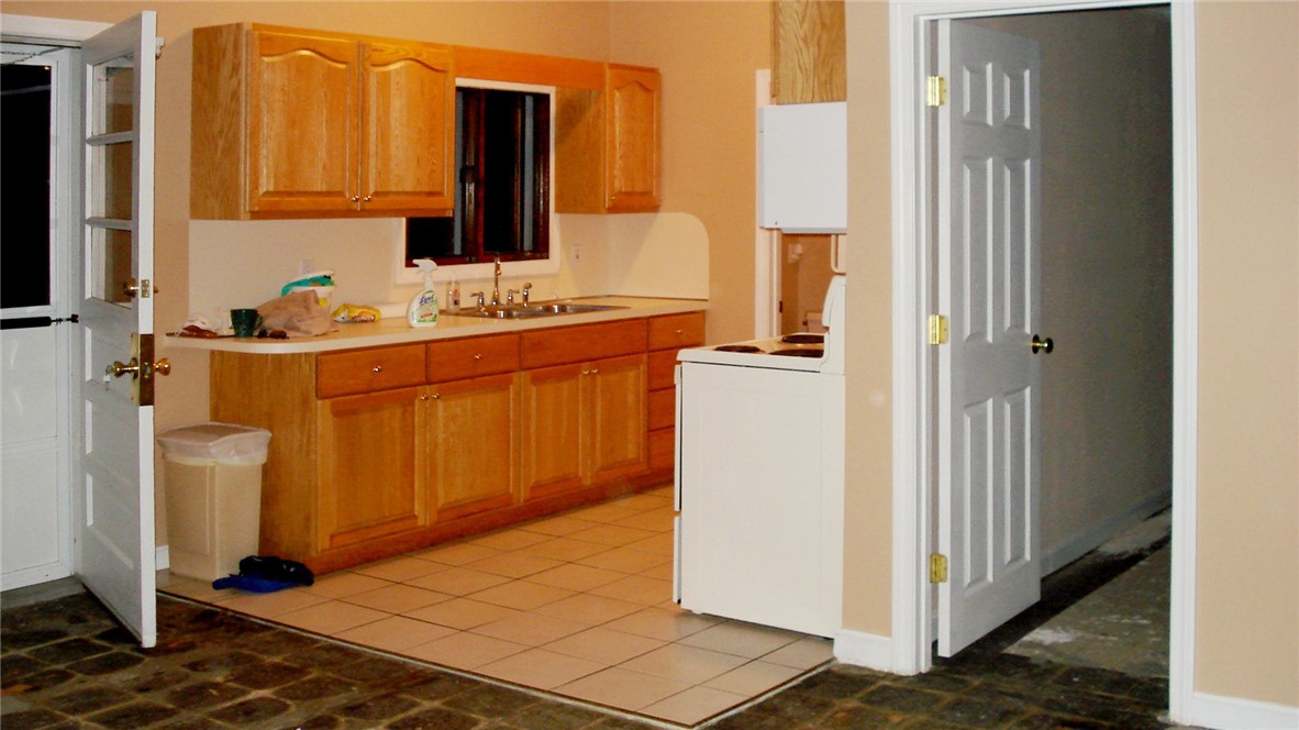404 Old River Road Lincoln, RI 02838 - Photo 9 of 44 Gallery Image 9